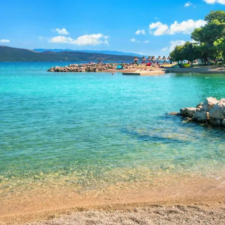 بيت للعطل 5234-1 For 11 Pers On Krk Island *